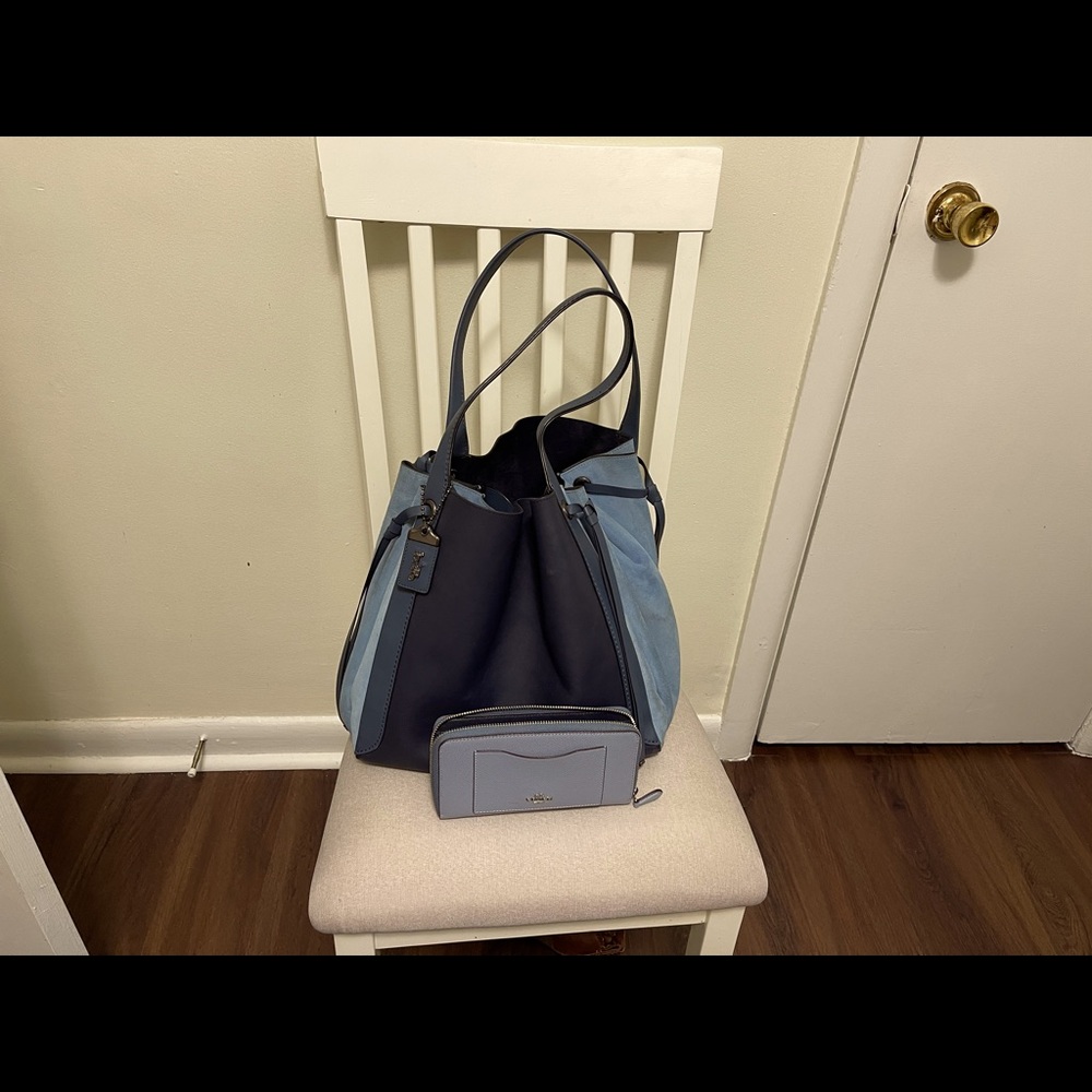 COACH HANDBAG